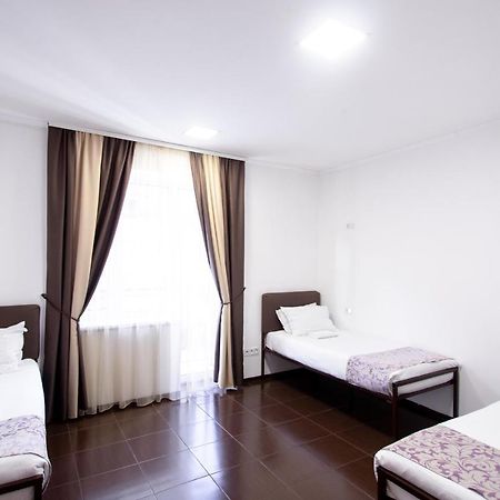 Hotel One Uman Ngoại thất bức ảnh