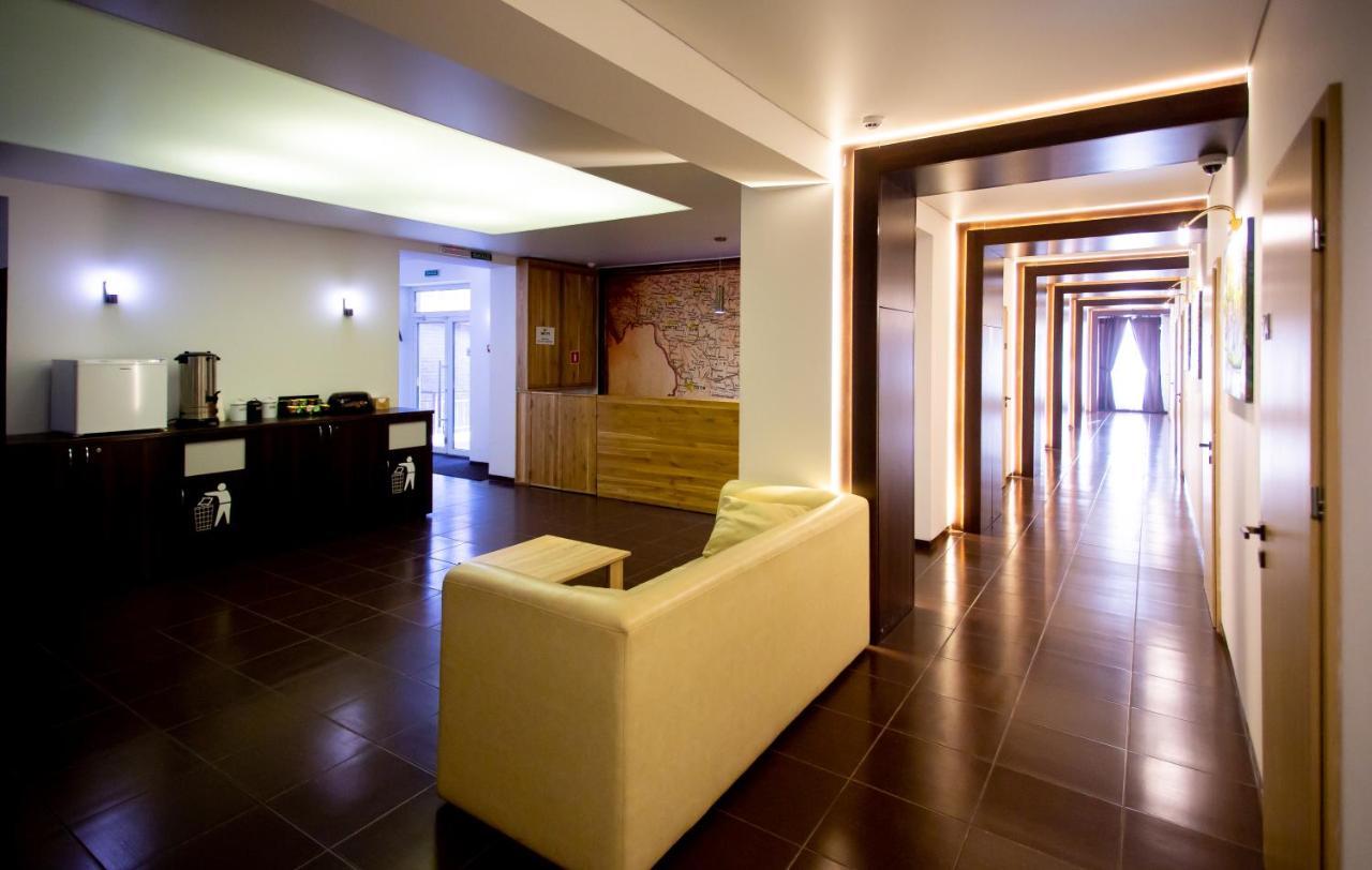 Hotel One Uman Ngoại thất bức ảnh