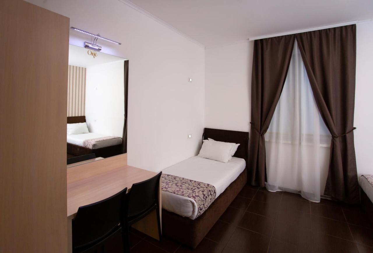 Hotel One Uman Ngoại thất bức ảnh