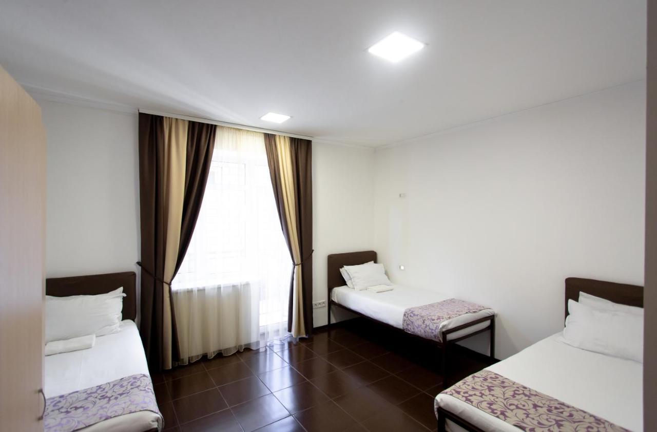 Hotel One Uman Ngoại thất bức ảnh